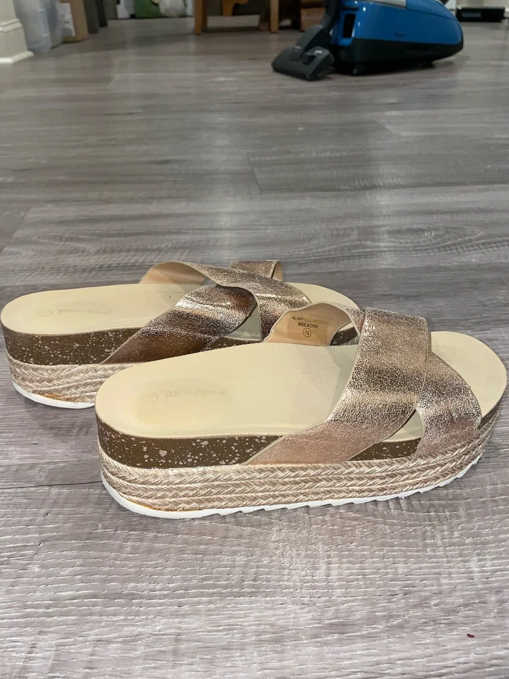 Nature Breeze Criss-Cross Platform Espadrille Slide Sandals in Rose Gold